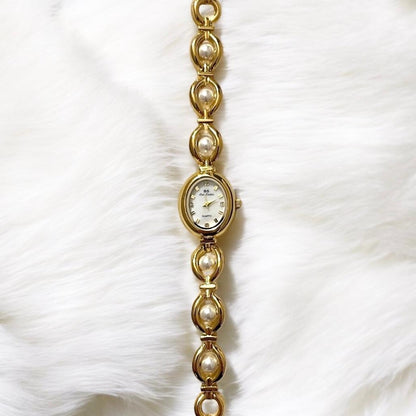 alt="Velina Vintage Uhr von Delouria Edelstahl"